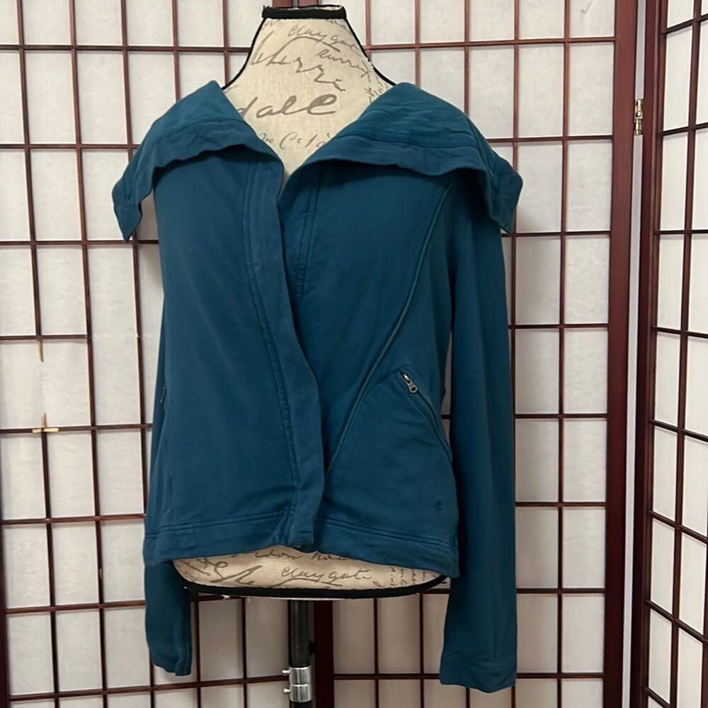 ATHLETA TEAL‎ ASYMMETRICAL FILL ZIP SWEATSHIRT SIZE M